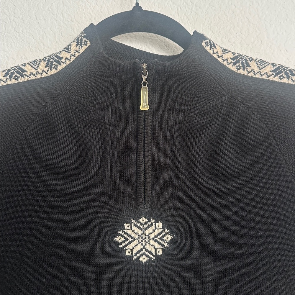 Gorgeous Eddie Bauer black Merino wool sweater XS - Picture 2 of 10